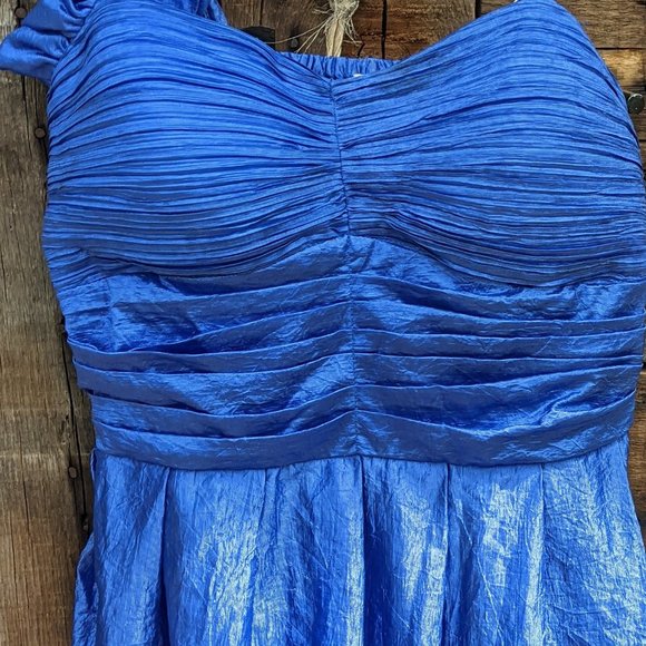 Prom Dress - Picture 3 of 3